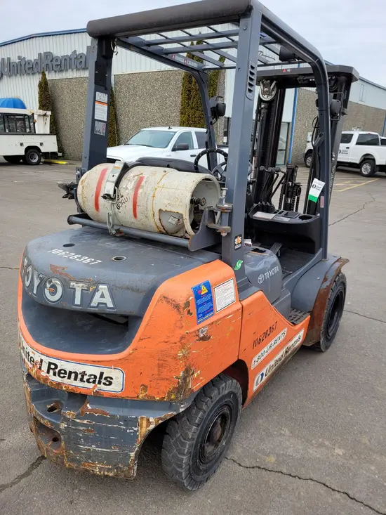 2017 Toyota 8FGU25 Warehouse Forklift