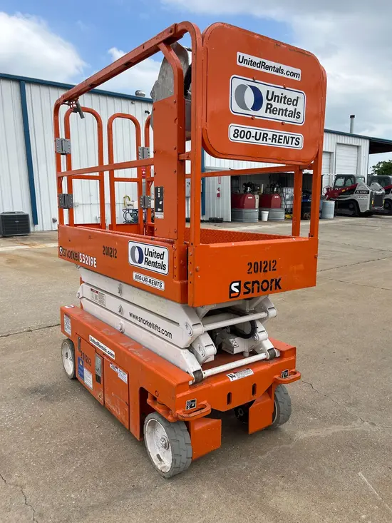 2017 Snorkel S3219E Scissor Lift