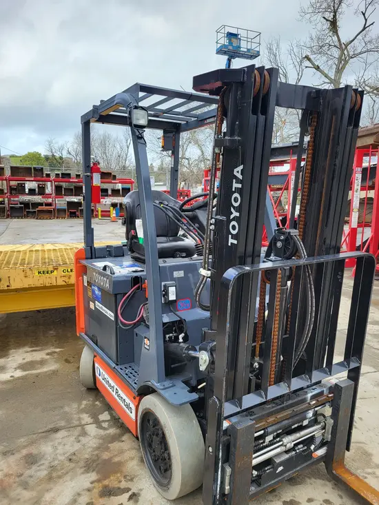 2018 Toyota 8FBCU25 Warehouse Forklift