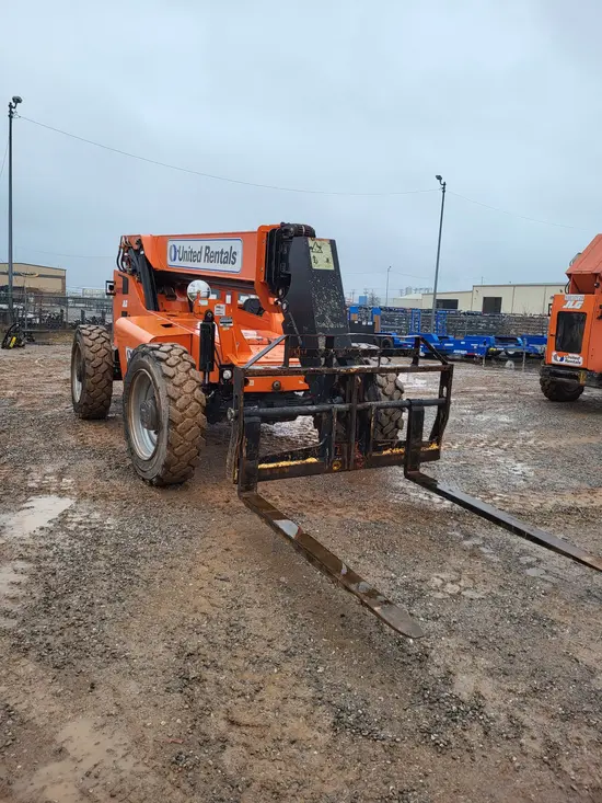 2017 SKYTRAK 8042 Forklift