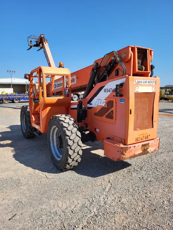 2015 SKYTRAK 8042 Forklift