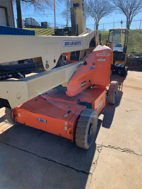 2014 JLG E450AJ Articulating Boom Lift