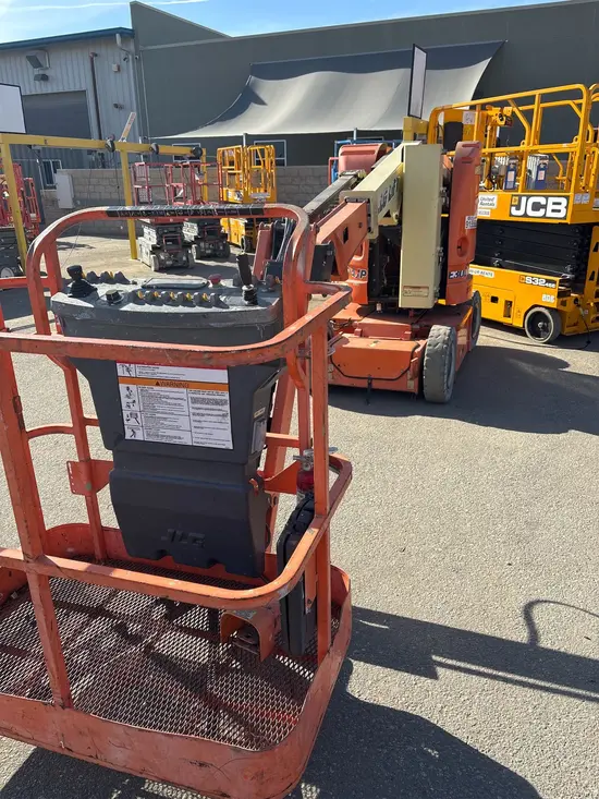 2014 JLG E300AJP Articulating Boom Lift
