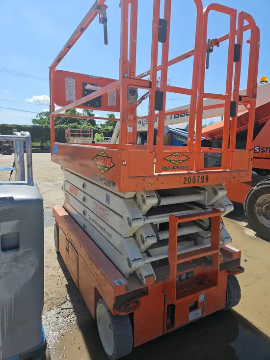 2017 Snorkel S4732E Scissor Lift