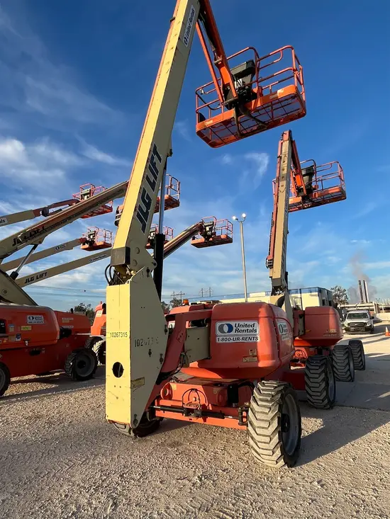 2014 JLG 600AJ Articulating Boom Lift