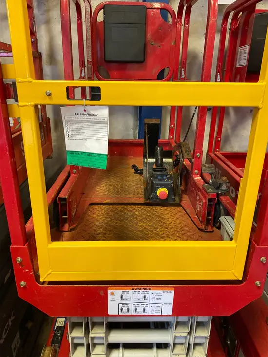 2018 MEC MICRO 19 Scissor Lift