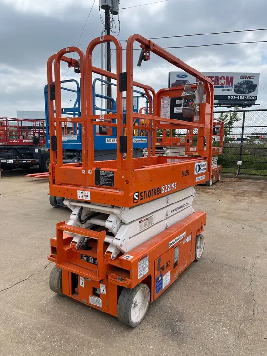2017 Snorkel S3219E Scissor Lift