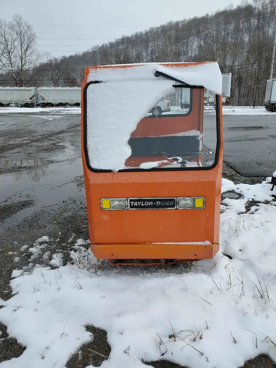 2005 Taylor Dunn B248 Utility Vehicle