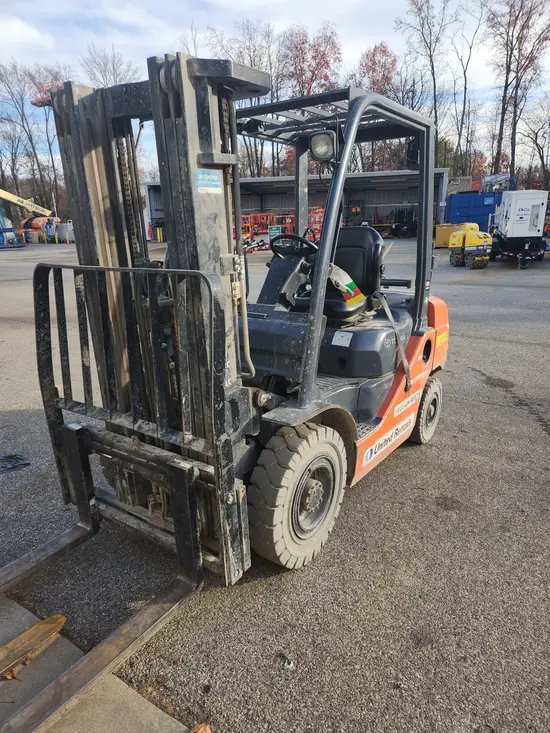 2017 Toyota 8FGU25 Warehouse Forklift