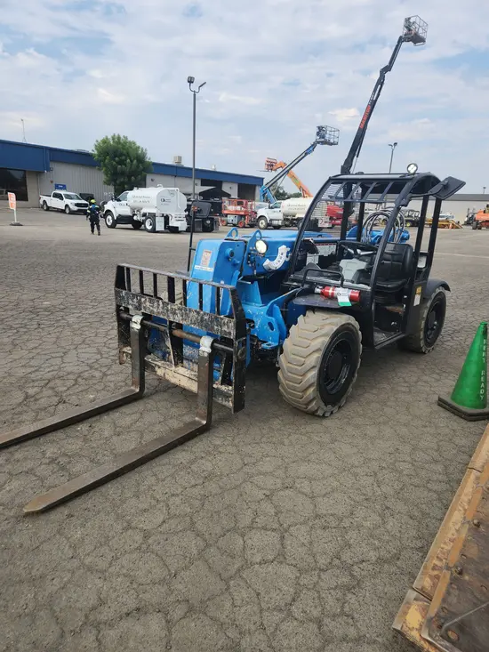 2017 Genie GTH-5519 Forklift