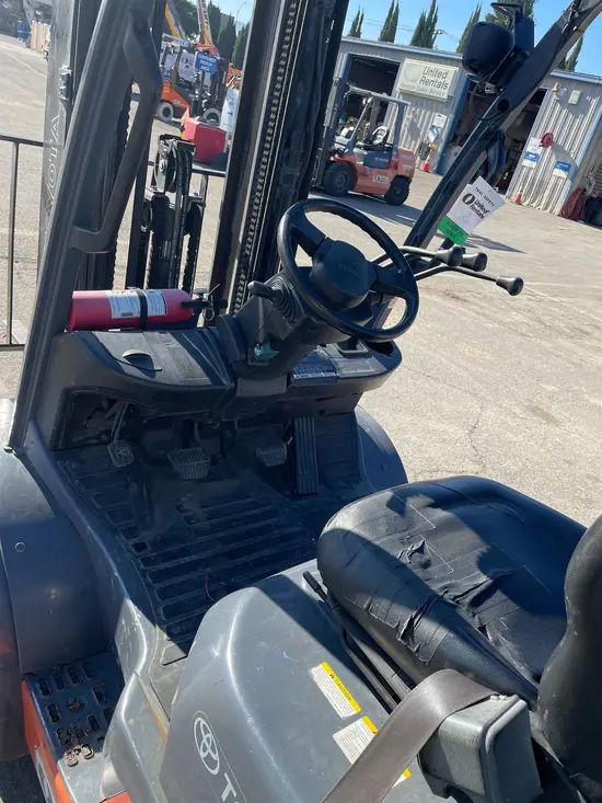 2017 Toyota 8FGU25 Warehouse Forklift