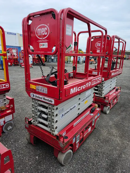 2018 MEC MICRO 19 Scissor Lift
