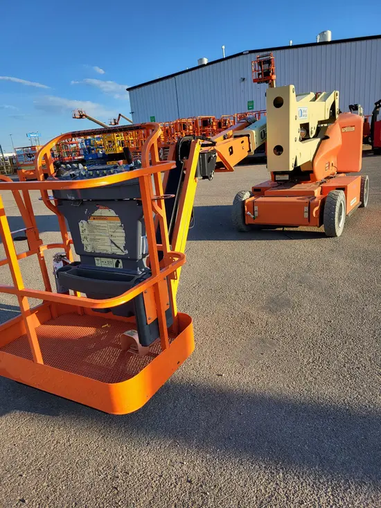 2014 JLG E400AJPN Articulating Boom Lift