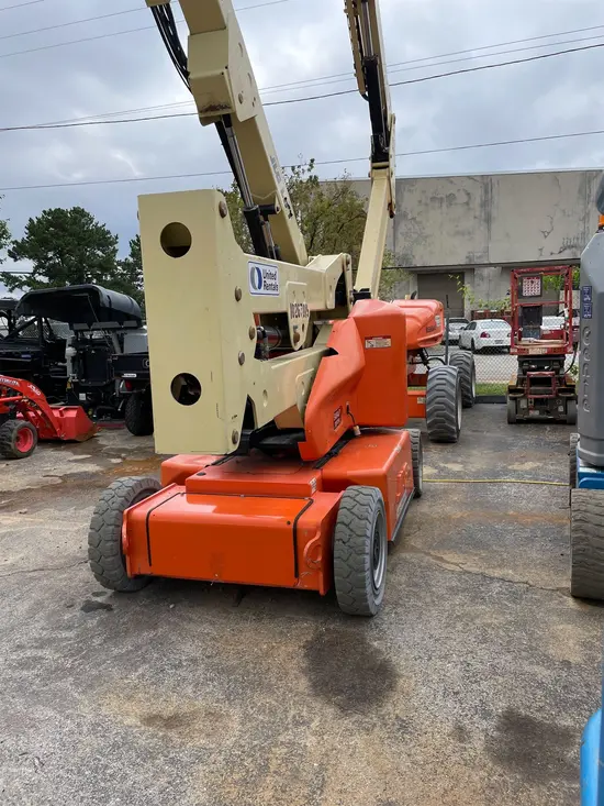 2014 JLG E400AJPN Articulating Boom Lift