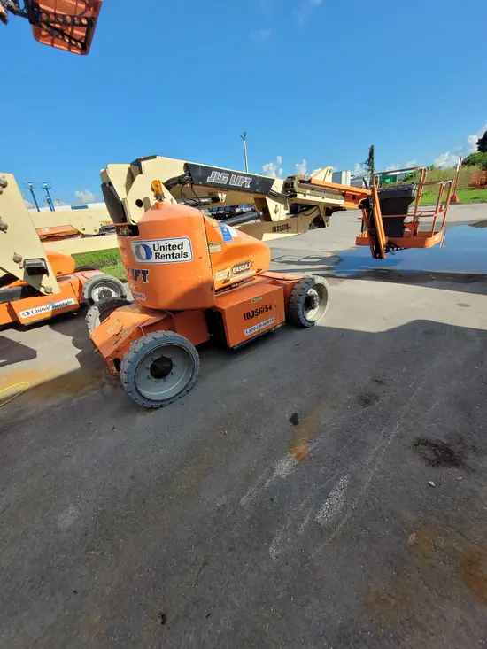 2015 JLG E450AJ Articulating Boom Lift