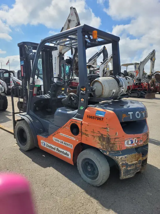 2017 Toyota 8FGU25 Warehouse Forklift