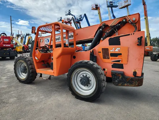 2016 SKYTRAK 8042 Forklift