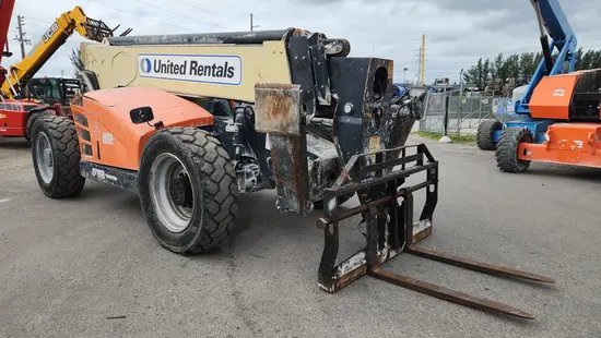 2015 JLG 1055 Forklift