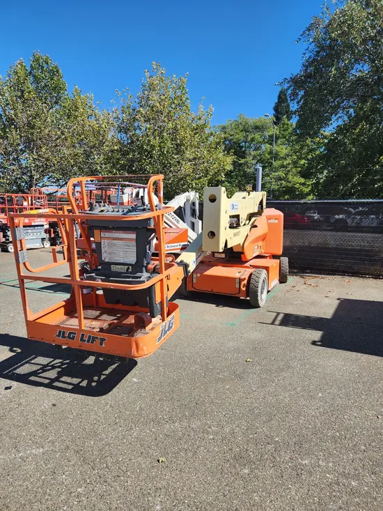 2016 JLG E400AN Articulating Boom Lift