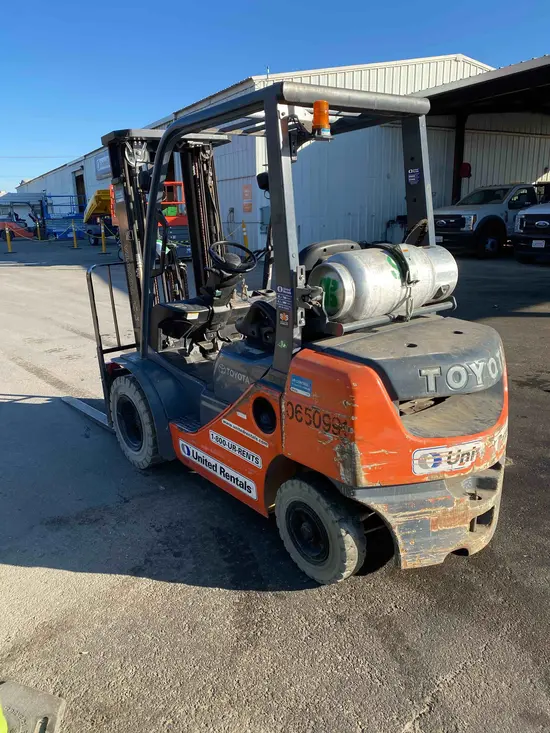 2017 Toyota 8FGU25 Warehouse Forklift
