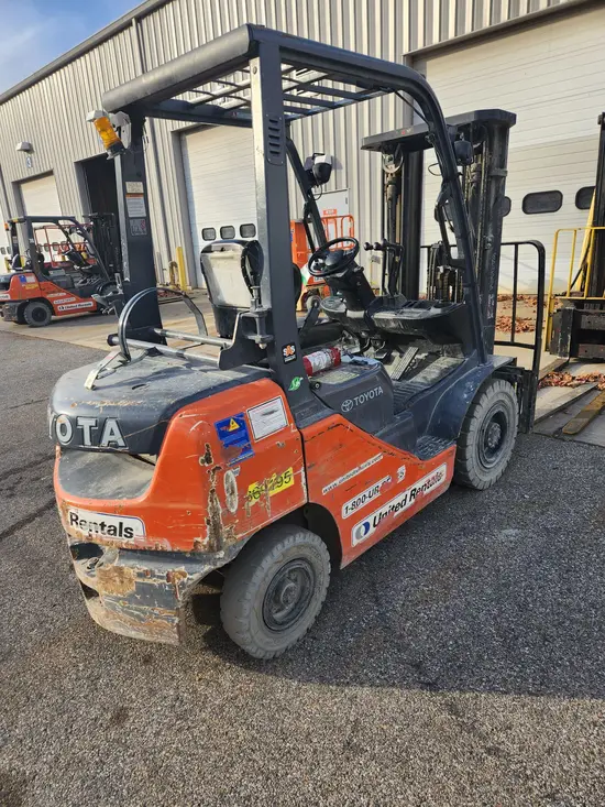 2017 Toyota 8FGU25 Warehouse Forklift