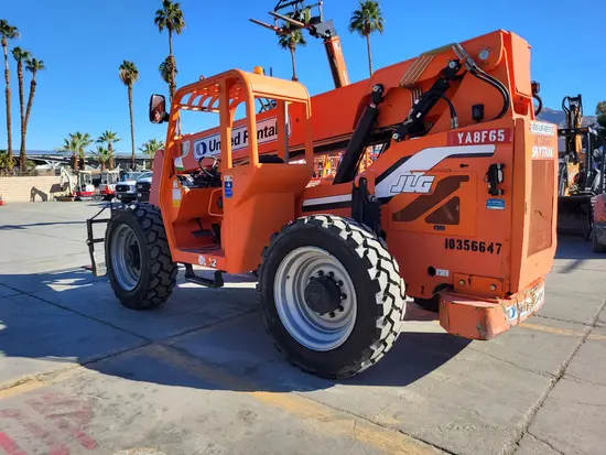 2015 SKYTRAK 6042 Forklift