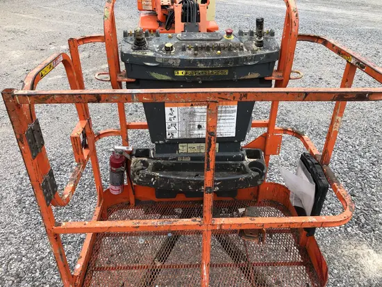 2014 JLG E400AJPN Articulating Boom Lift