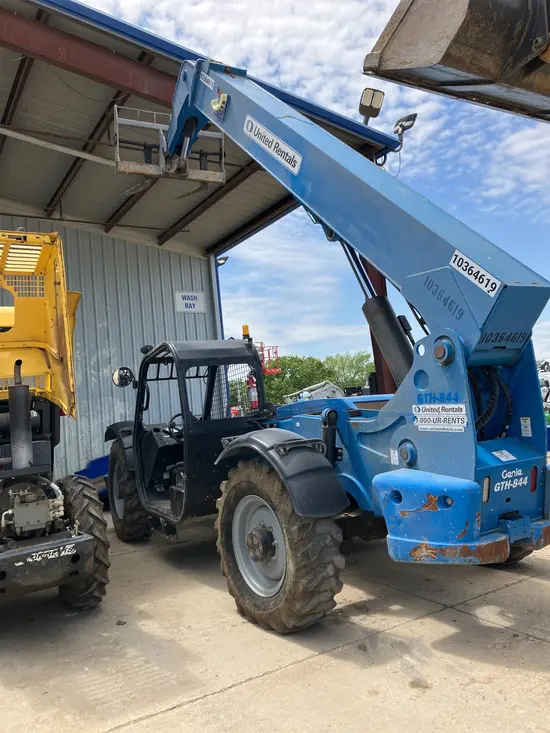 2015 Genie GTH-844 Forklift