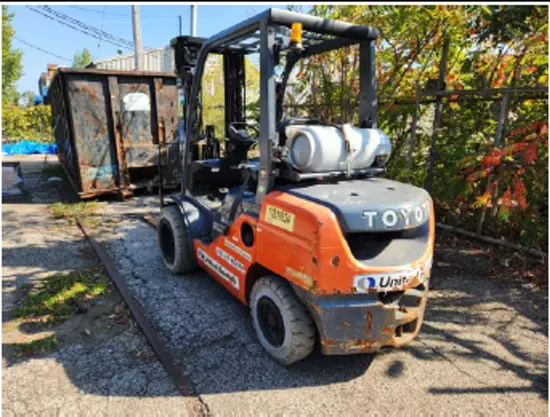 2018 Toyota 8FGU30 Warehouse Forklift