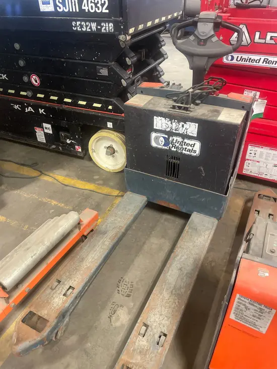 2022 Toyota 8HBW23 Jack