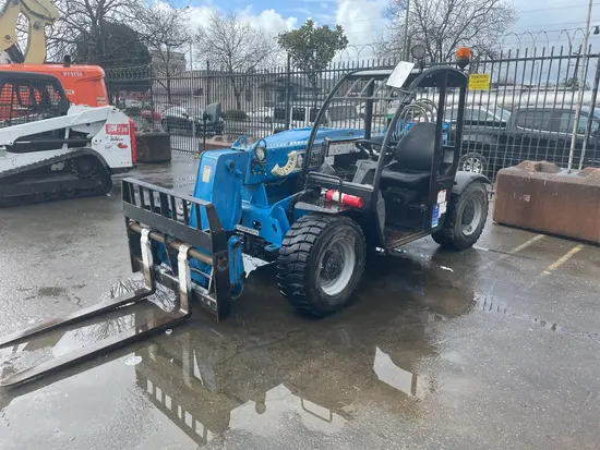 2017 Genie GTH-5519 Forklift