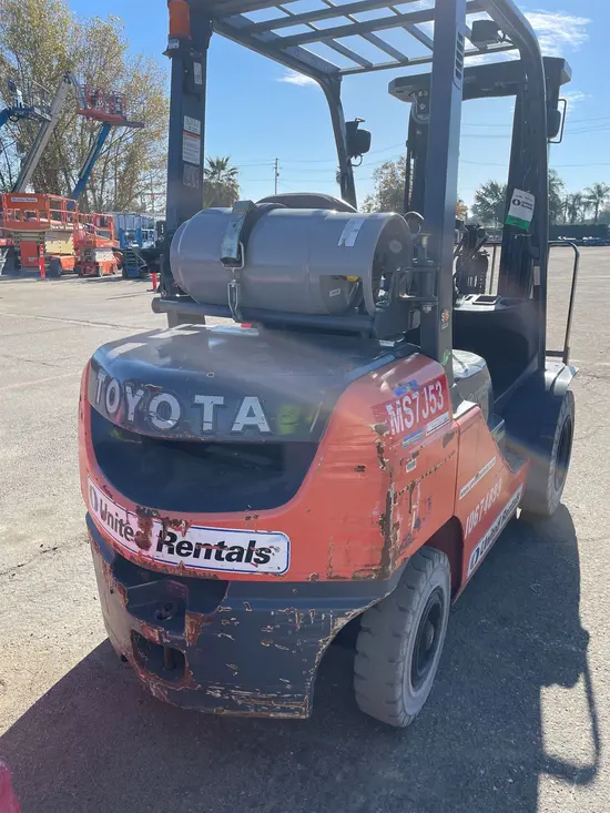 2017 Toyota 8FGU25 Warehouse Forklift