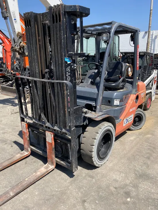 2016 Toyota 8FGU30 Warehouse Forklift