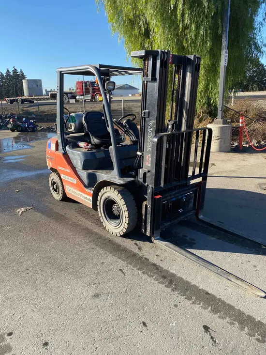 2017 Toyota 8FGU25 Warehouse Forklift
