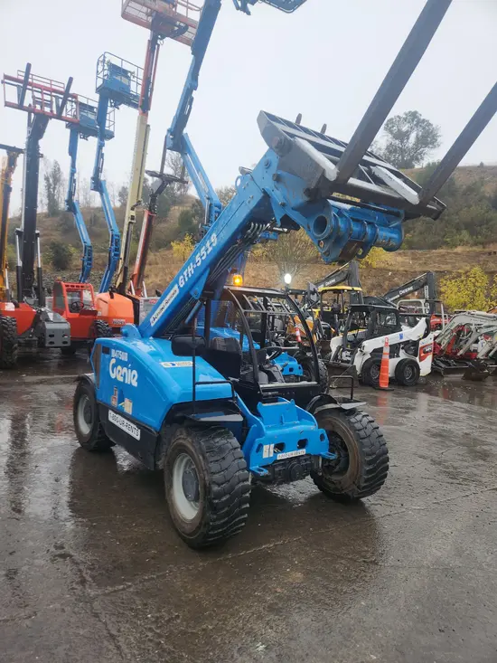 2016 Genie GTH-5519 Forklift