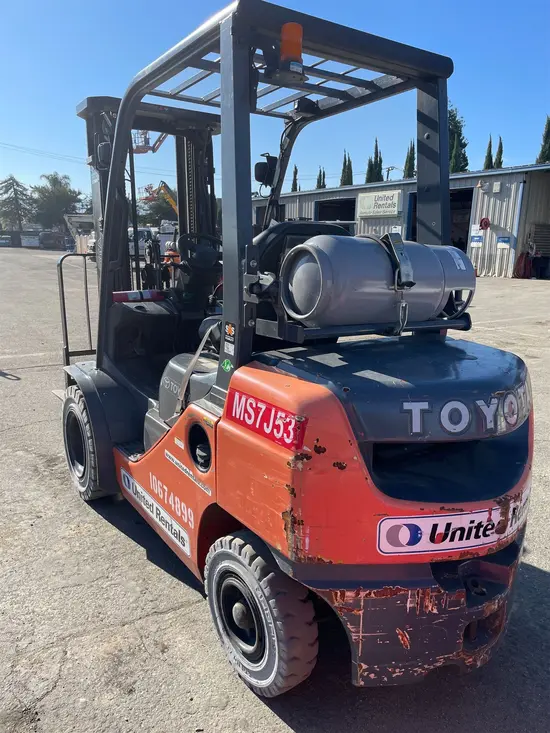 2017 Toyota 8FGU25 Warehouse Forklift