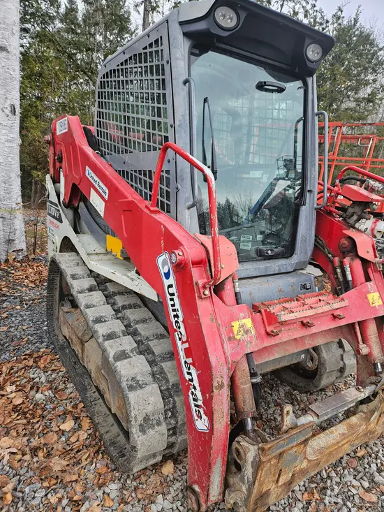 2017 Takeuchi TL10V2-CR Track Loader