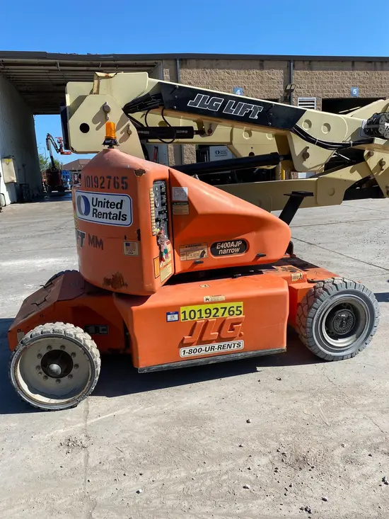 2013 JLG E400AJPN Articulating Boom Lift