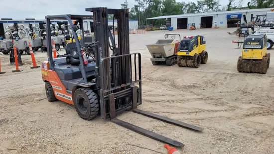 2017 Toyota 8FDU25 Warehouse Forklift