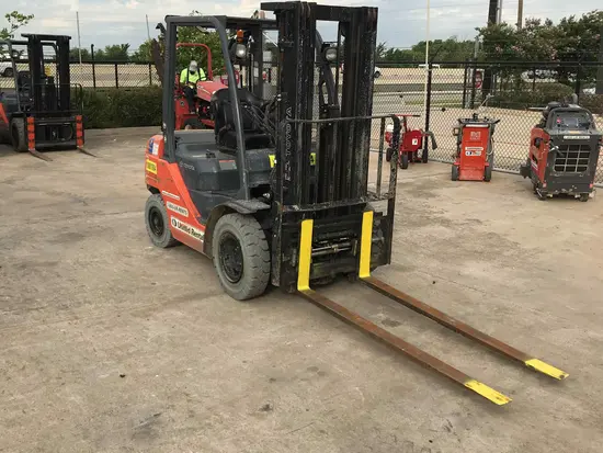 2017 Toyota 8FDU25 Warehouse Forklift