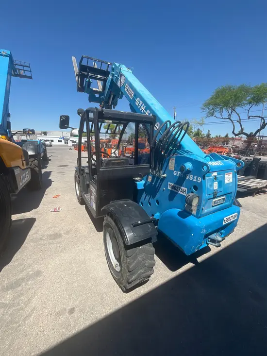 2015 Genie GTH-5519 Forklift