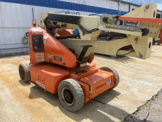 2013 JLG E400AJPN