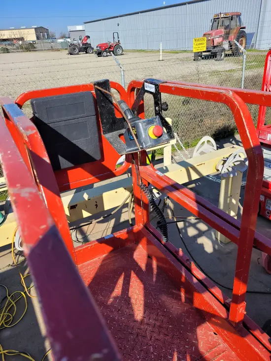 2018 MEC MICRO 19 Scissor Lift
