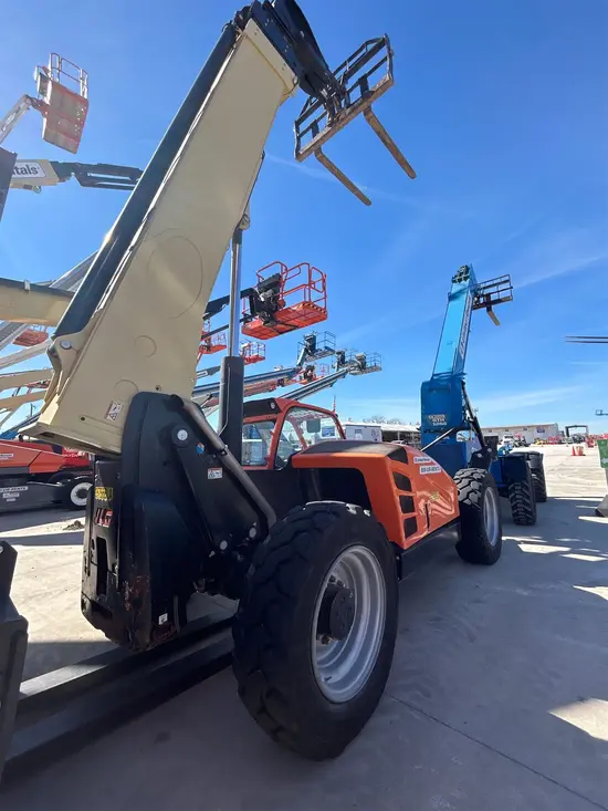 2016 JLG 1055 Forklift