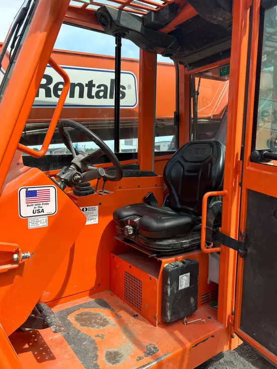2016 SKYTRAK 8042 Forklift
