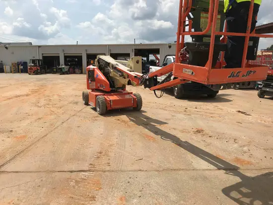 2015 JLG E400AJPN Articulating Boom Lift