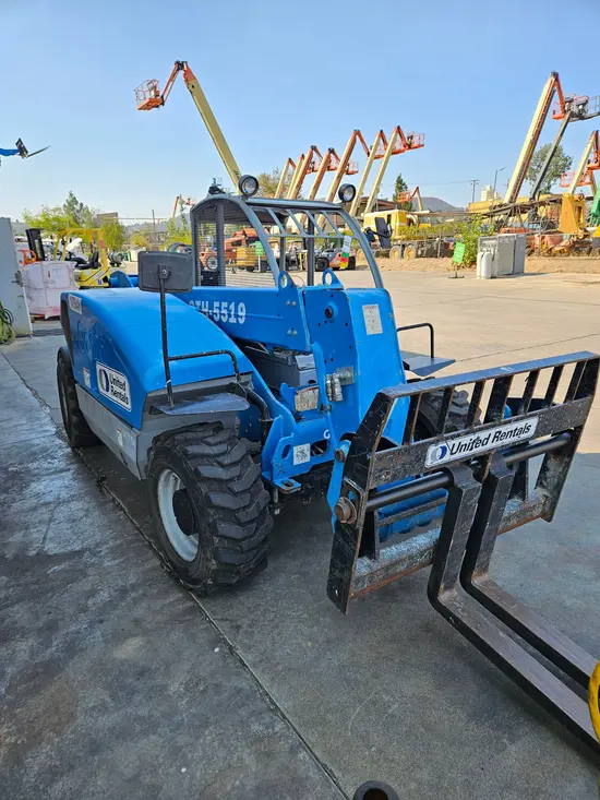 2014 Genie GTH-5519 Forklift