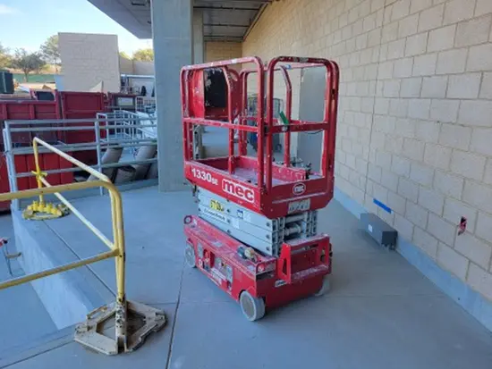 2018 MEC 1330SE Scissor Lift