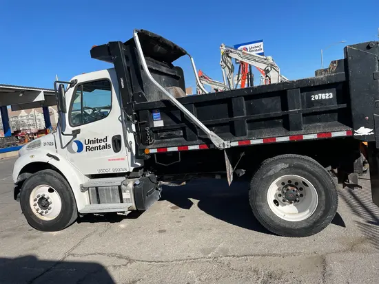 2019 Freightliner M2106HD