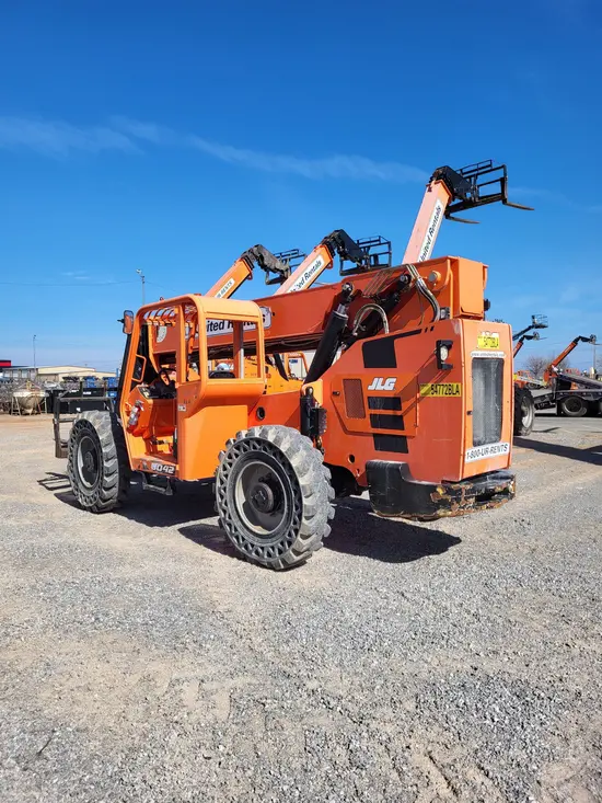 2017 SKYTRAK 8042 Forklift